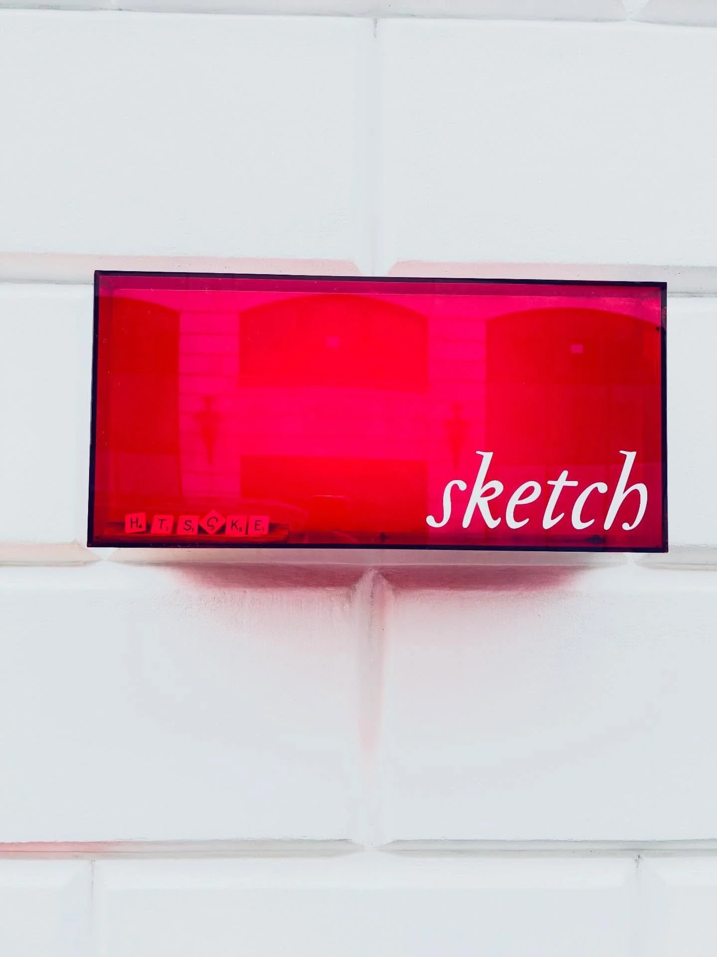 SCENT &amp; SKETCH ✍🏼 @sketchlondon 

What a creative evening at @sketchlondon where scent became a starting point and feeling led the way.

The Grix Sisters collaborated with artist @nettiedraws guests moved through a sensory journey of essential o