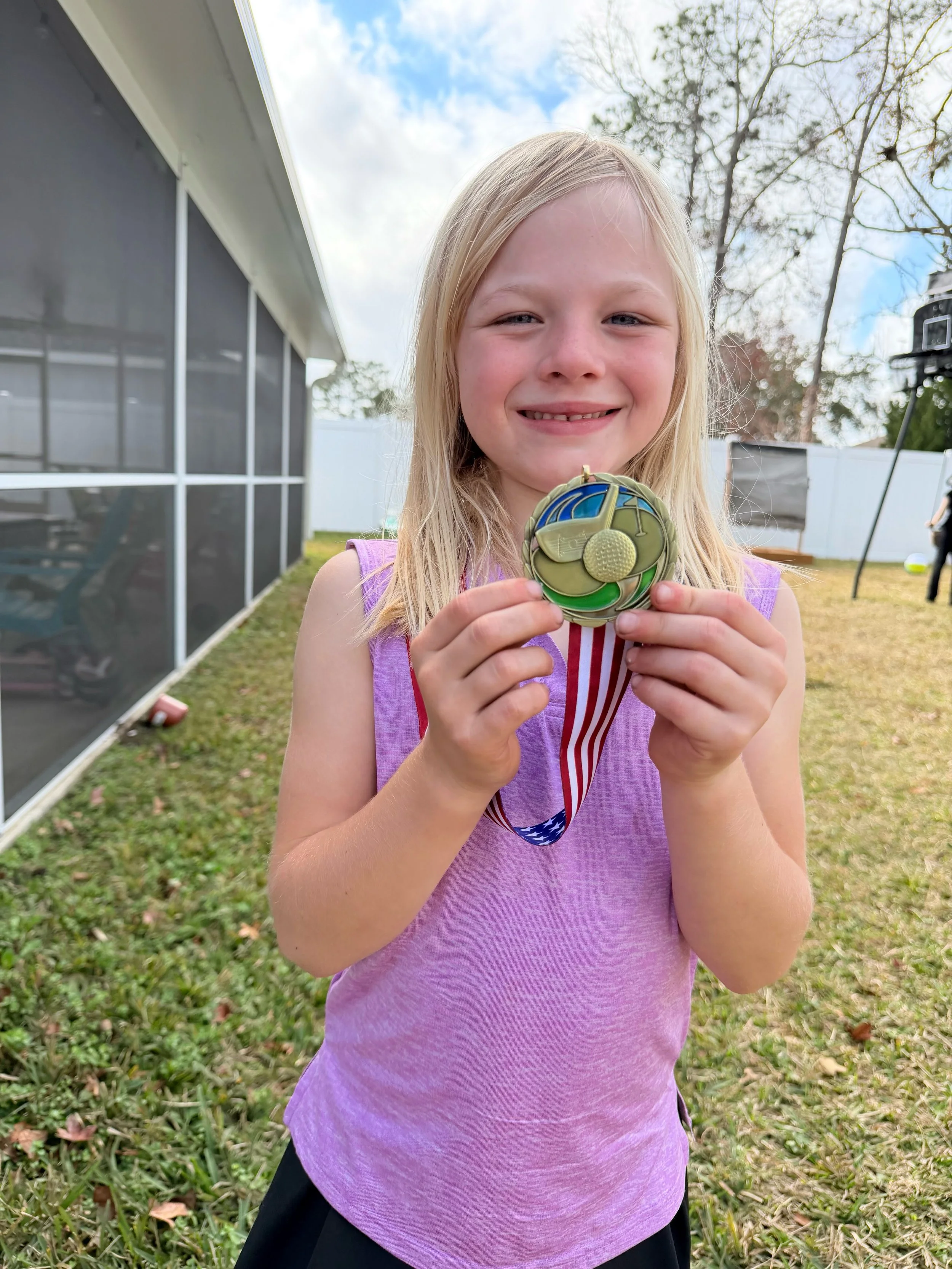 Congratulations to Kennedy Jahren who completed successfully her 3 series of golf lessons.  