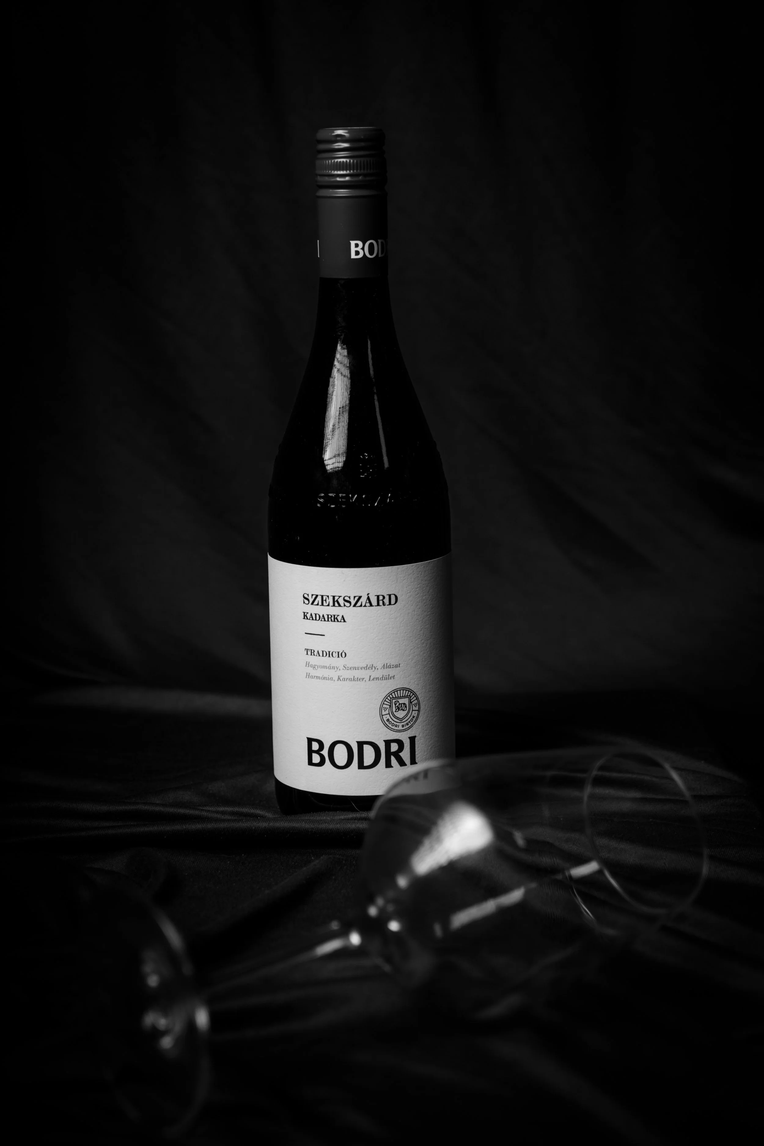 Nagy beszélgetések, romantikus esték, ízletes vacsorák állandó résztvevője: a bor!