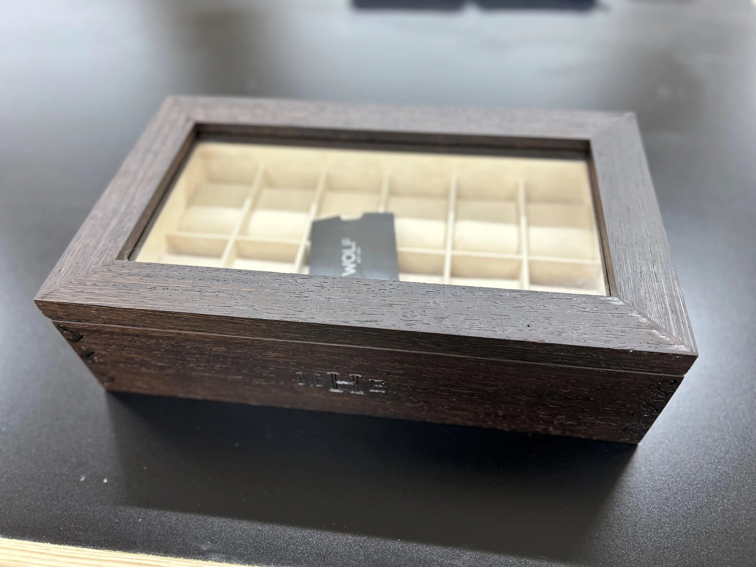 12-slot watch box with Wolf insert made from  Wenge