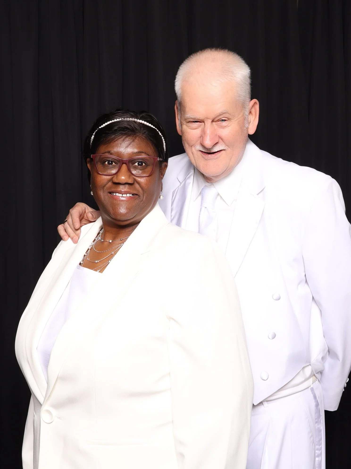 All_White_Affair_Senior_Prom_photo_20250426_Time-150477_es36sq.jpeg