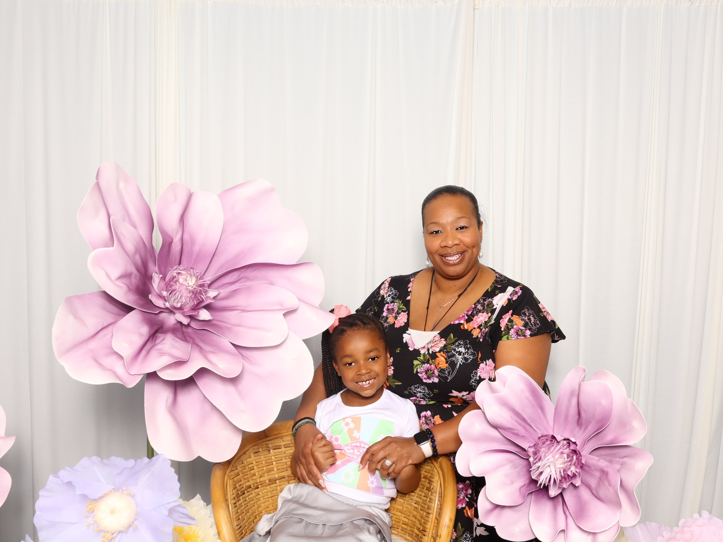 Mothers_Day_Booth_1_photo_20250511_Time-140511_o6zhc5.jpeg