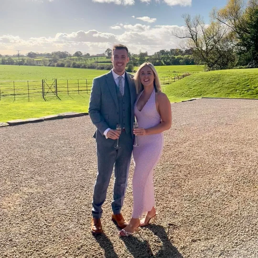 Back to it today after a lovely wholesome weekend!
We had a fab time celebrating the wedding of our friends Eren & Abby at the beautiful Grangefields Barn ππ