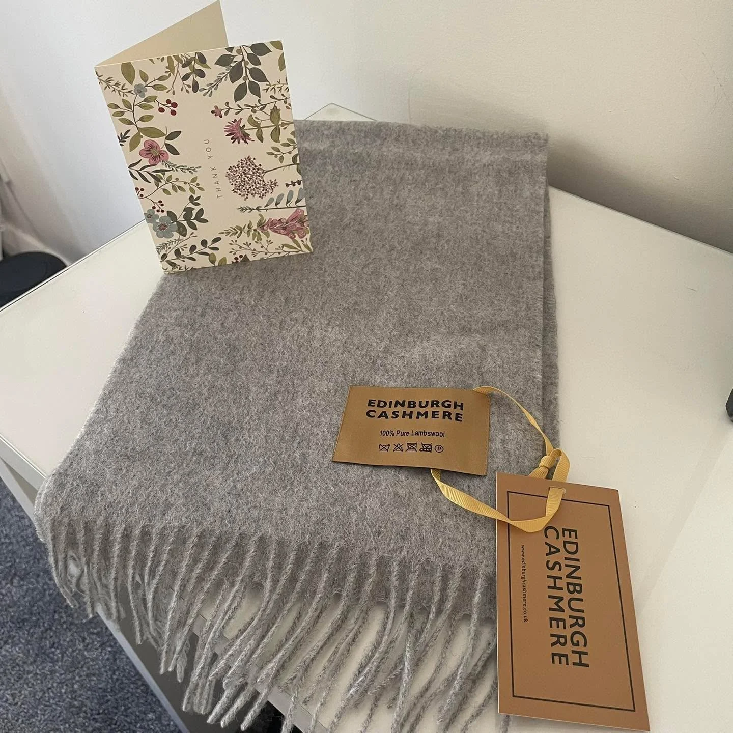 A lovely surprise gift from a customer I helped recently! π
I’m sure the scarf will come in handy over the winter months βοΈπ§£