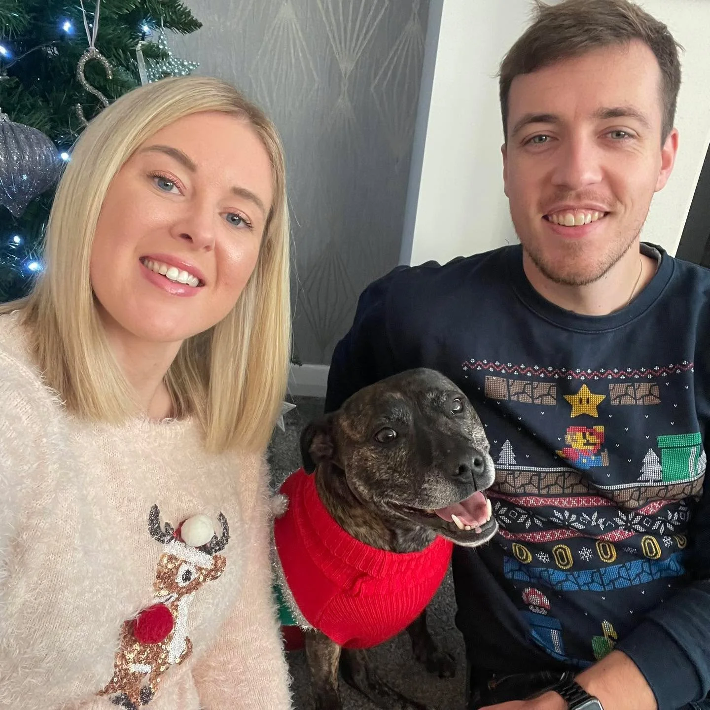 Donation made for Christmas Jumper Day 2025 to Save The Children🎅🎄

Madam Darcie took some bribing this morning with treats to get these 🦴🐶

Plus who doesn&rsquo;t love the outtakes of your dog giving you side eye, licking your face and yawning m