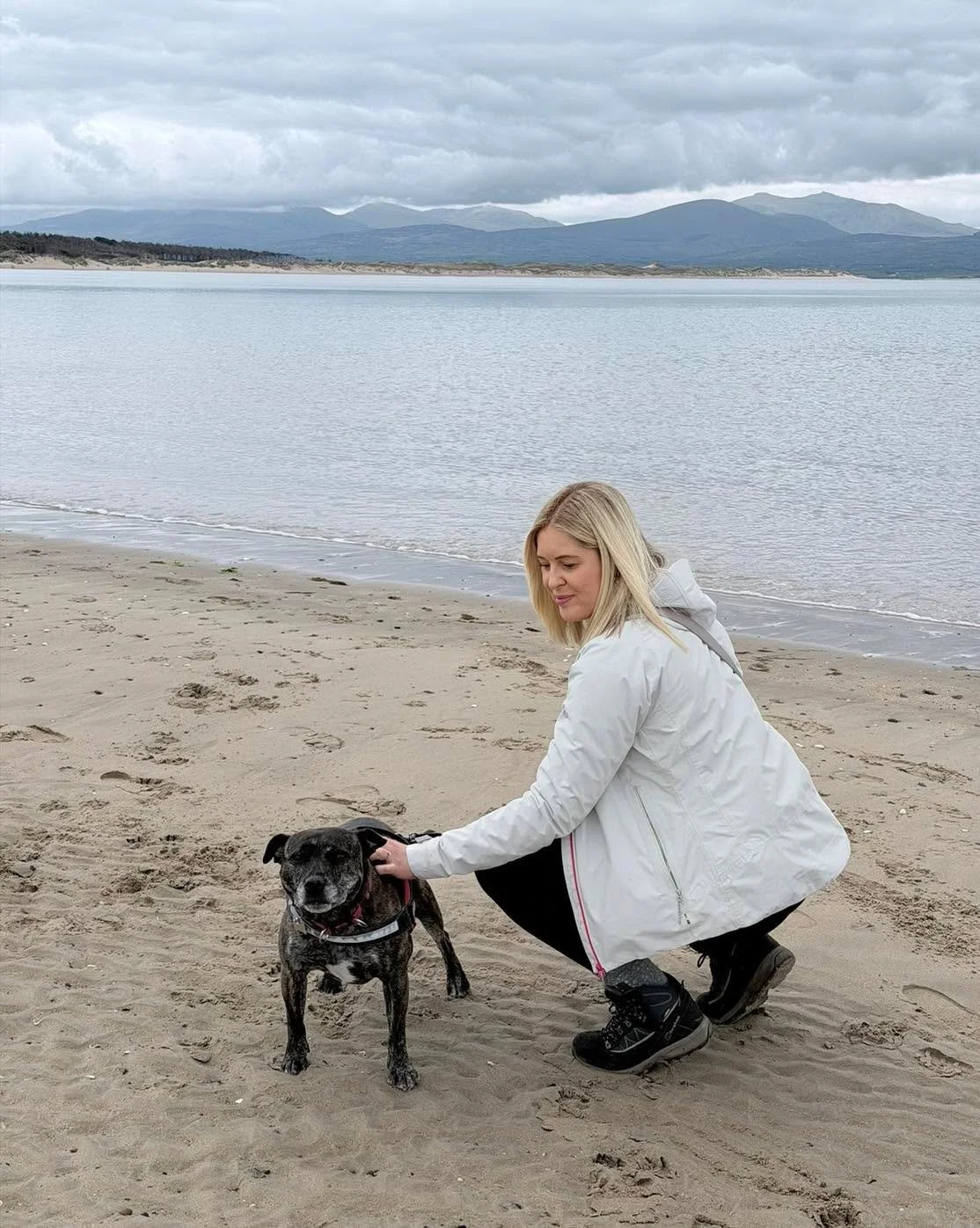First day back in the office done after an extended bank holiday break to Anglesey 🏴󠁧󠁢󠁷󠁬󠁳󠁿 

Was nice to switch off for a couple of days with hubby and Darcie dog, we even got lucky with the weather! ☀️ 

Batteries recharged ready to take on M