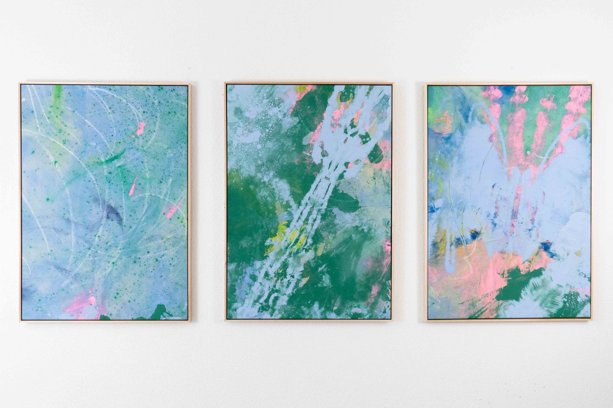 iseecolours_stretched_canvas3_.jpg
