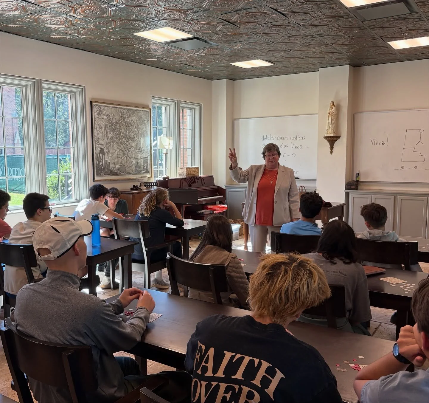 Enjoying good food, great company, and a little friendly competition! Our Latin lunch and ultimate frisbee outing at the @stjosephcollegeseminary , led by Magistra Nancy Llewellyn, brought our students and seminarians together for a day full of learn