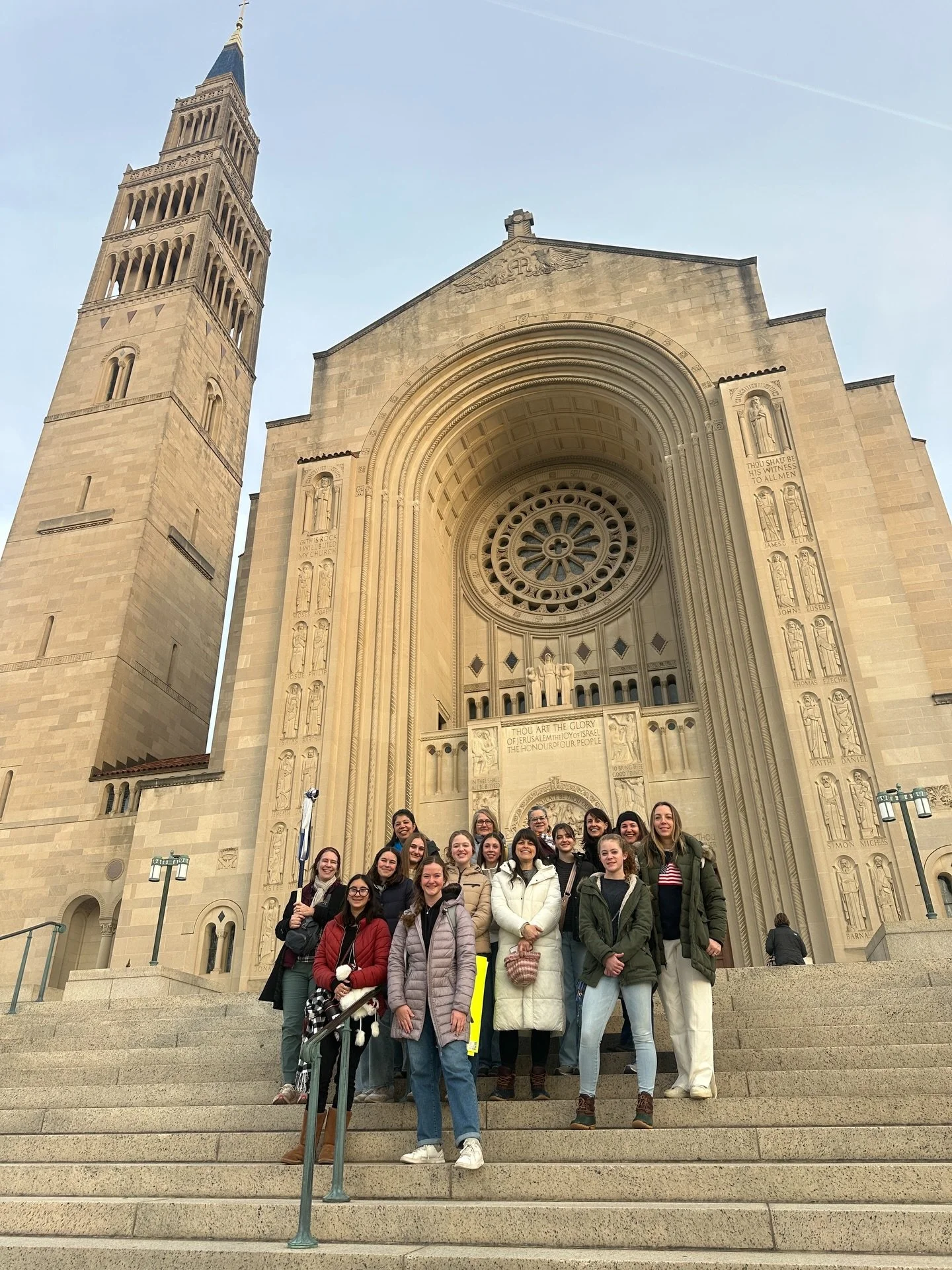 This past Friday, several Drexel girls and their moms traveled to Washington, DC to attend the March for Life 🤍