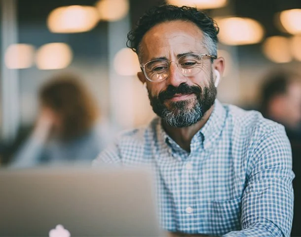 Executive assessing onboarding, role clarity, and early performance risks during a new hire failure audit.
