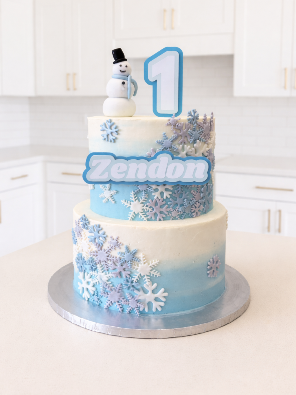 Winter Onderland Custom Cake