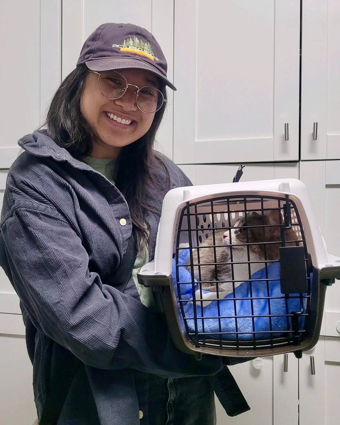 They came, they met, and then they went home. ⭐️

Congratulations: 

📸: Christabelle and Cashin Out! 

Not pictured: Bells a Jumping, Zoot Suit Bell, Flynn, and Fleece Blanket! 

Adoptions #2922-#2928 

We&rsquo;re getting close to 3,000 adoptions, 