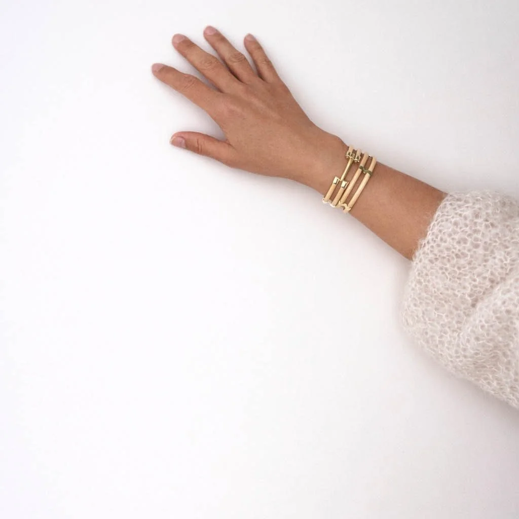 Bracelets NA-NA, en rotin et metal dor&eacute; en duo.

#bracelet #bijouxartisanaux #faitmainenFrance #cr&eacute;ation #artisanat #rotin #metal #barbizon #saintvalentin #cecilephilibert