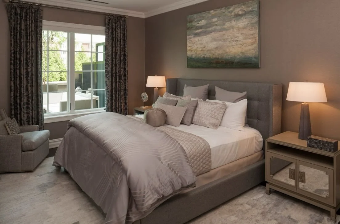 A look back at one of our favorite DCI Studio bedroom designs for the Ritz Carlton Residences, featuring a rich, moody tonal hue reminiscent of the newly announced @benjaminmoore Color of the Year.
When it comes to bedroom design, accessorizing is e
