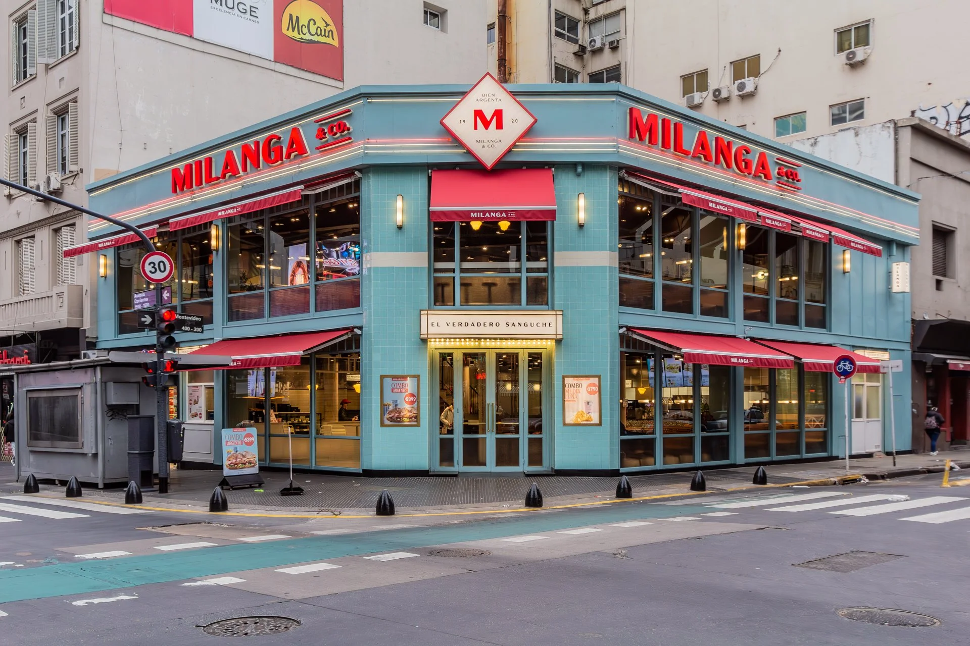 Milanga & Co. - Montevideo y Corrientes - 68.jpg