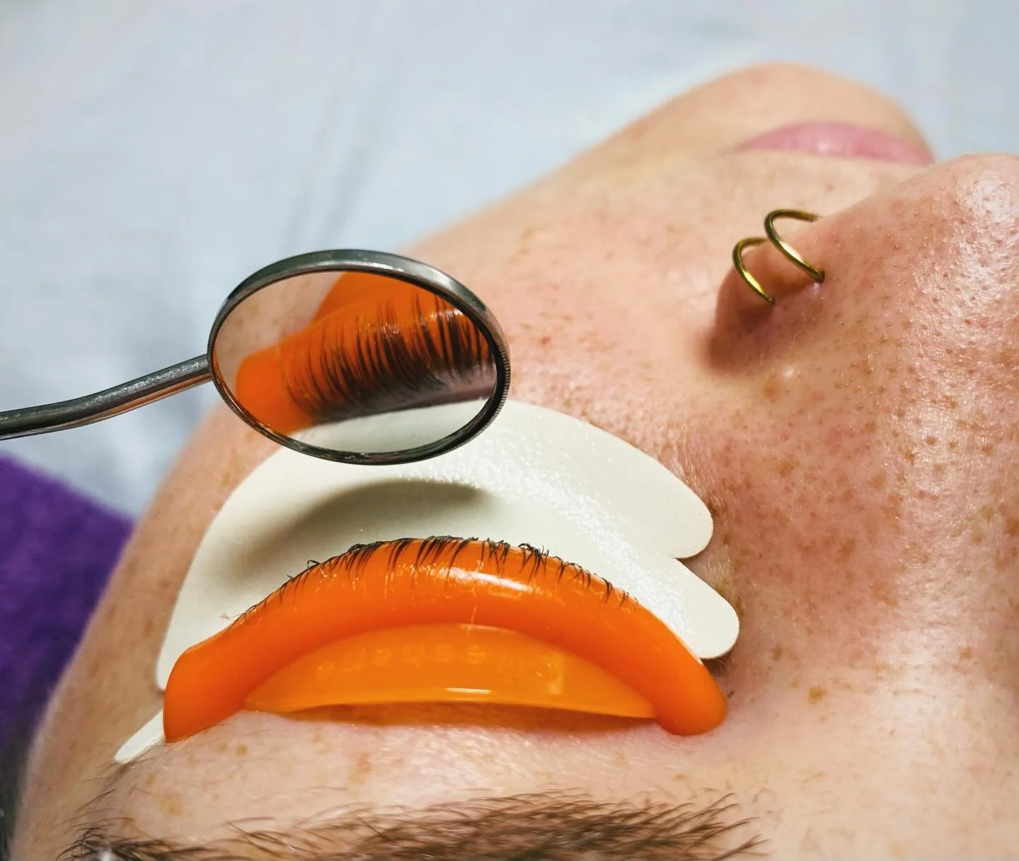 Ever wonder what a lash lift looks like during the process? Here yah go! 💖
Booking in bio! Get fancy for the holidays! 

#beautycrue #seattlebeauty #lashlift #northseattle #womenowned #beauty #lashes