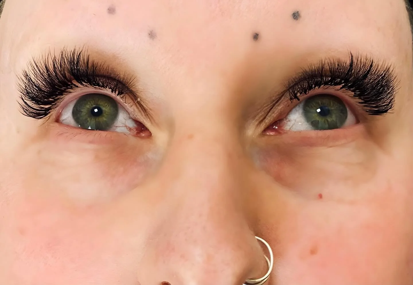 💖Volume lashes for Misha.💖
We went for an off centered kind of a squirrel/open eye look here. 
This was fun, come see me, get some lashes!