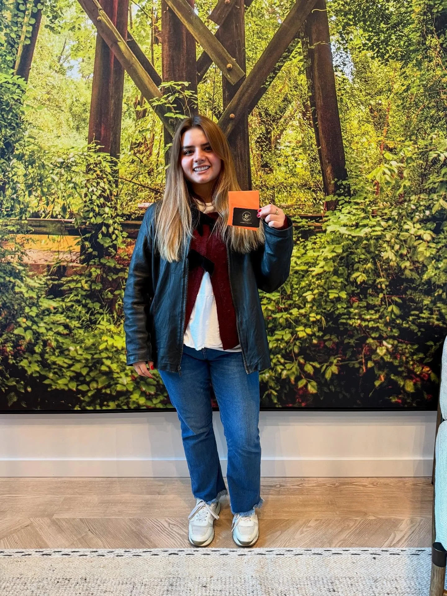 Congrats Regina, the winner of our $100 Unique Nail Bar Gift Card Giveaway! 💅

#the1785club #athensga #uga #giveaway #nails