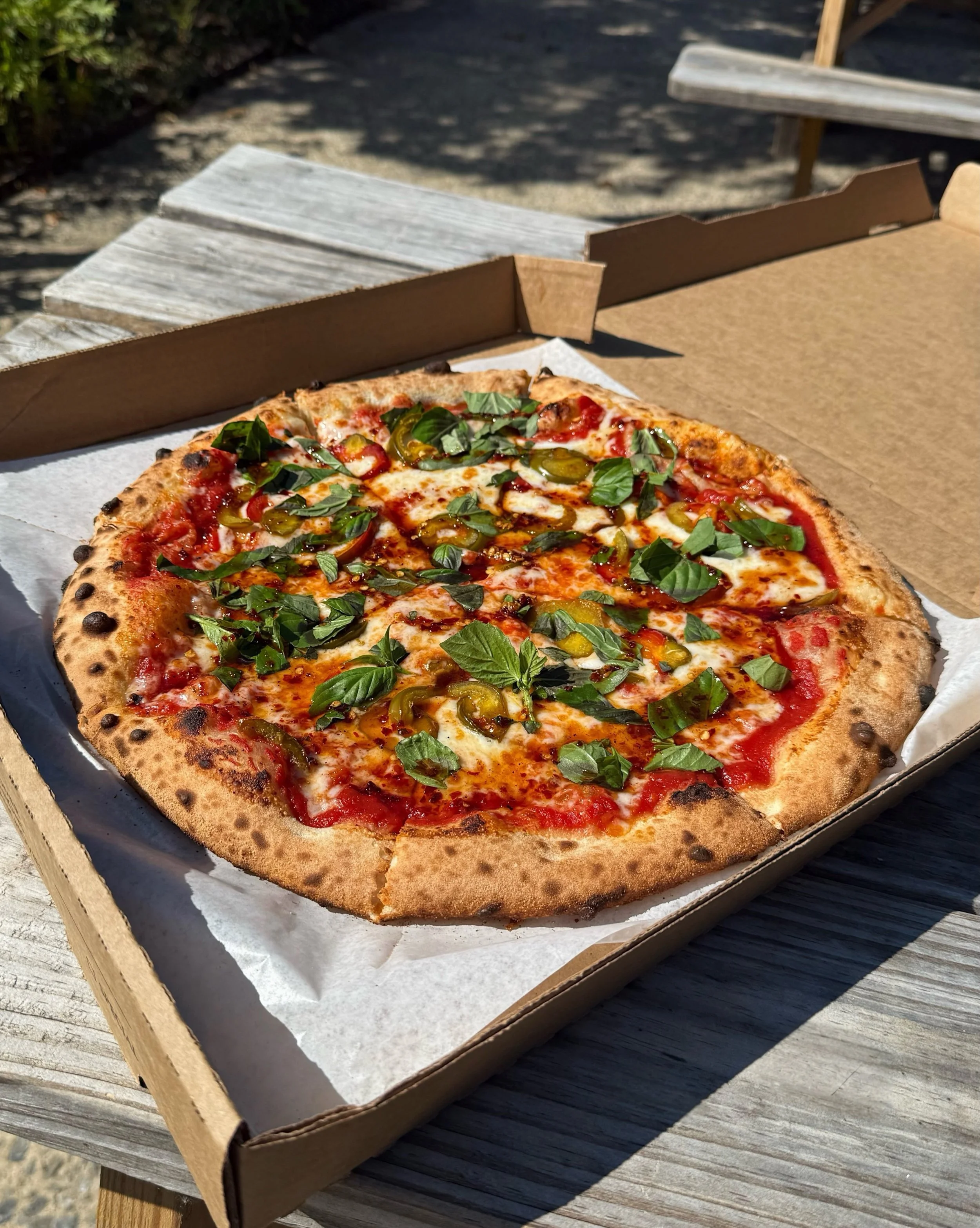 Start your weekend off the right way with Beer Farm pizza 🍕 Come see why our pizza is a local favorite 🤩 See you soon 🍻 #BeerFarm #Pizza #EatLocal #BrookevilleBeerFarm