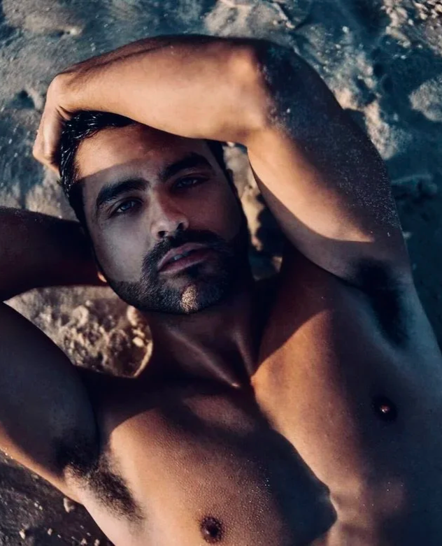 sensual-male-escort-berlin-gus.png