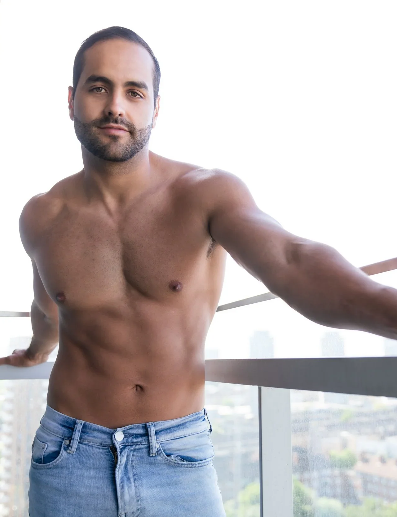gus-escort-berlin-male-profile.webp