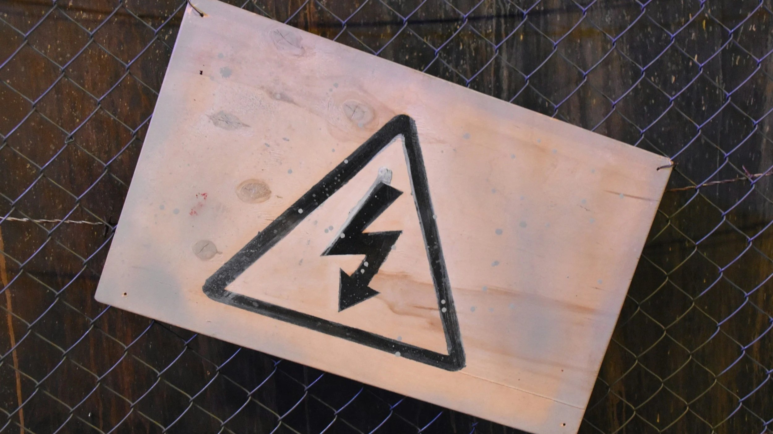 What’s That Electrical Smell? Warning Signs You Shouldn’t Ignore