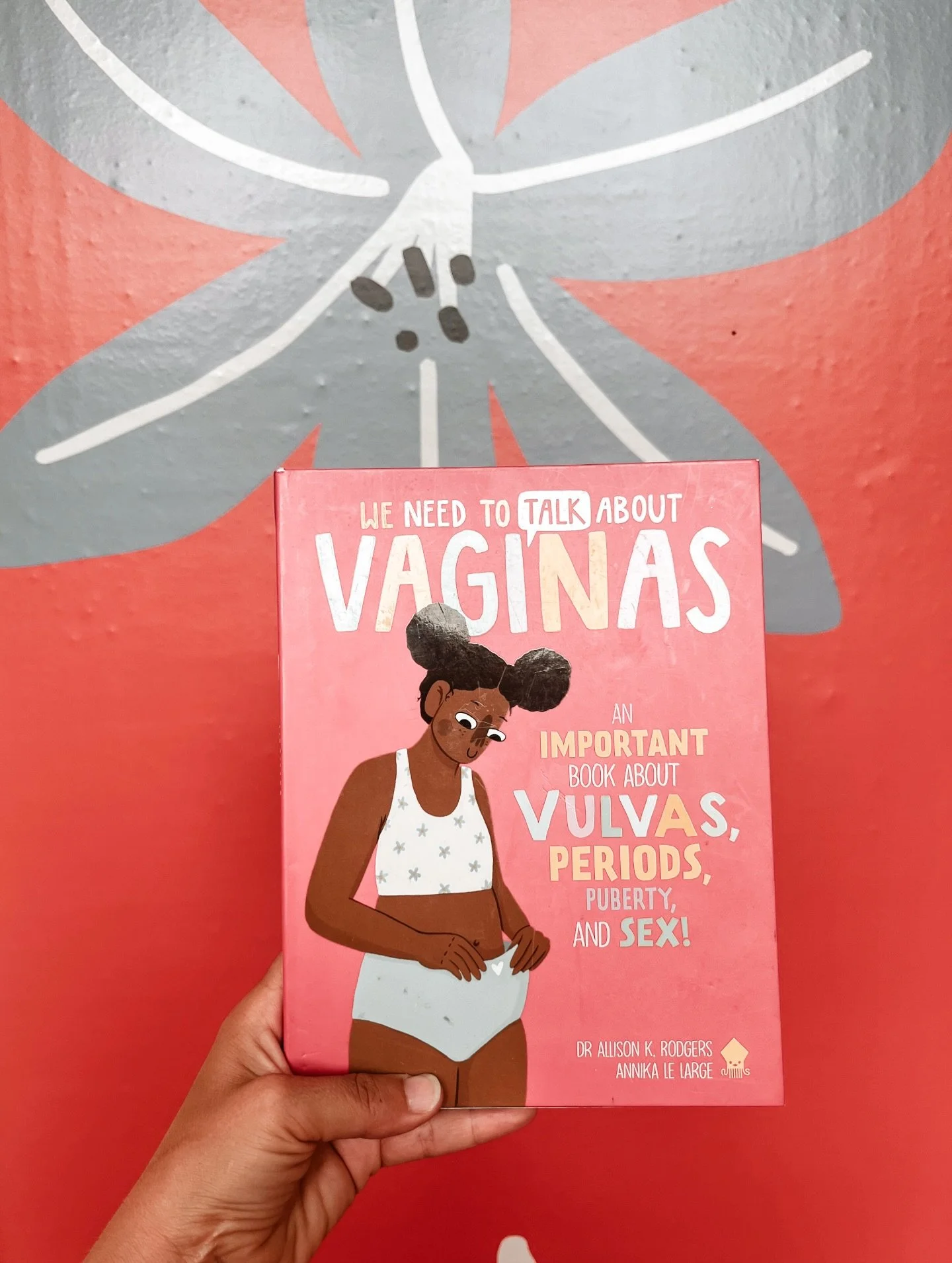 Check out our new reading suggestions on our website (🔗 in our bio) 

This one is a must for those of you with daughters! Clear, consise and REAL talk 💪🏽 

#mwandamo #mwandmowomen #readingsuggestions #vaginatalk #womenshealth