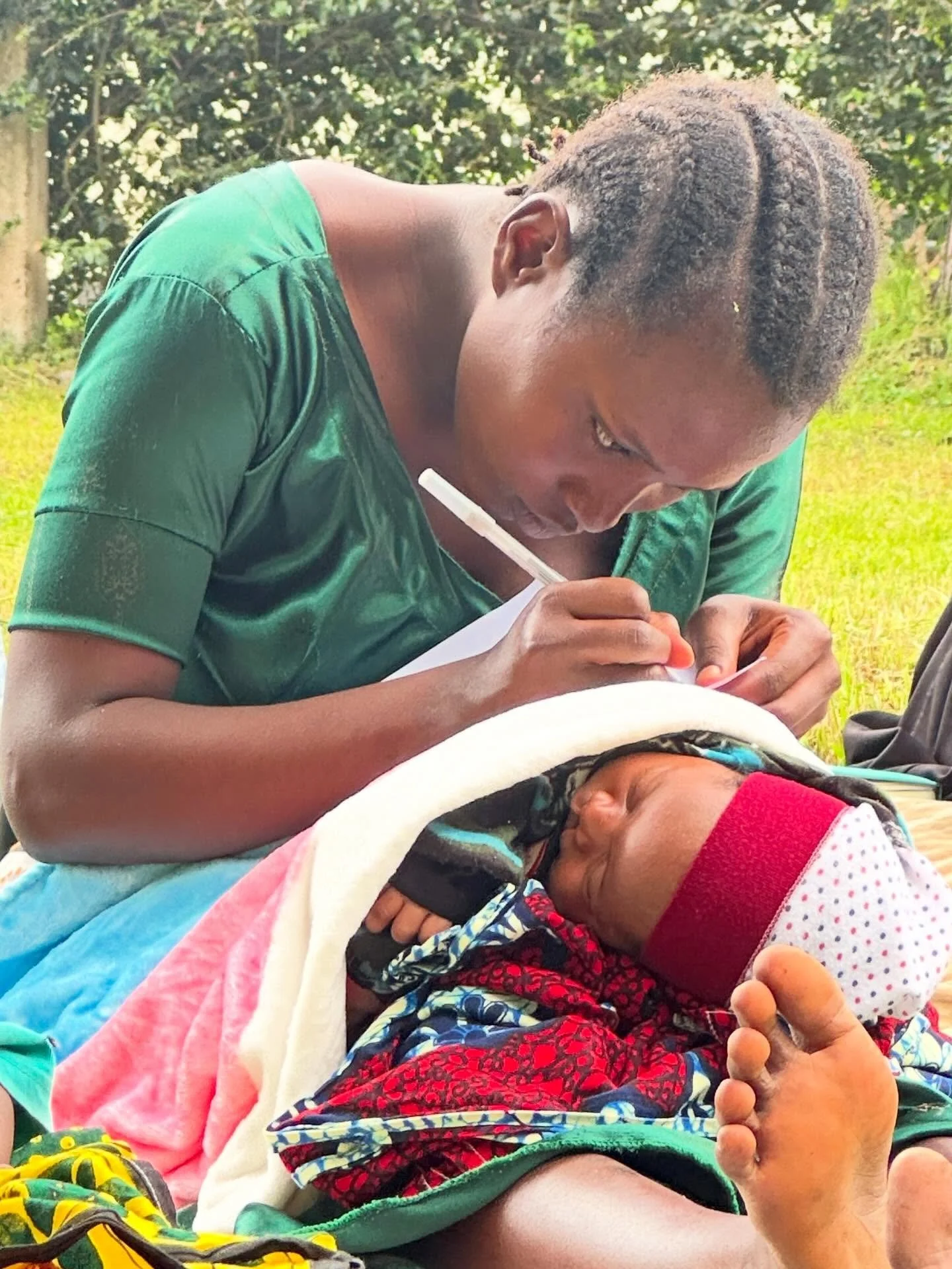 All the answers you need are already within you, mama.

Part of Mwandamo&rsquo;s contribution to the Mamas Education Programme at Kafika House - the simple art journaling - helping mamas slow down, reflect, and reconnect with their inner strength. Th