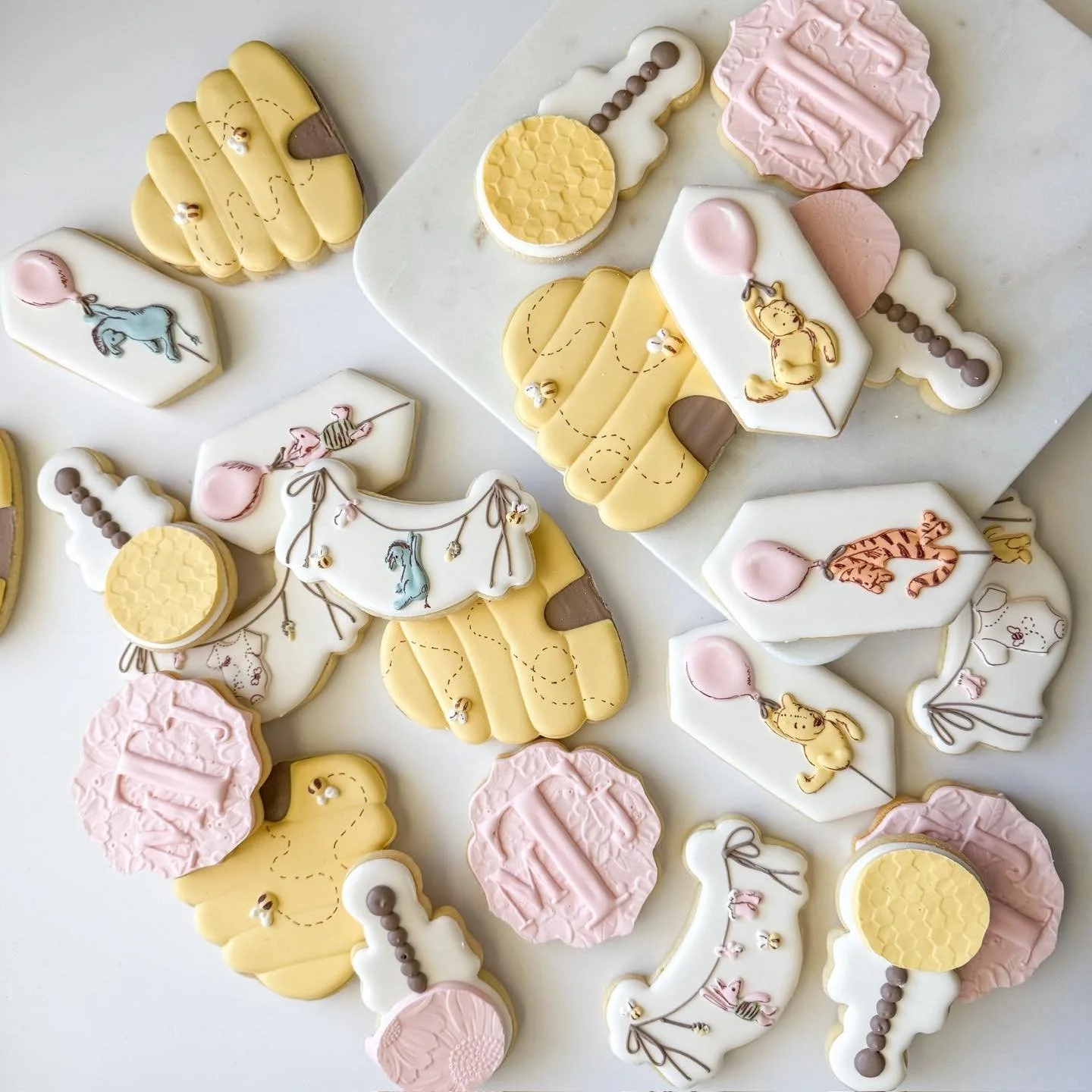Oh, bother&hellip; these might be some of our sweetest cookies yet. 🐻🍯
Celebrating a little one loved more than honey itself. 🤍

#babyshower #babyshowerideas #babyshowertreats #babyshowerparty #babyshowerdecor #babyshowercookies #babyshowerideas #