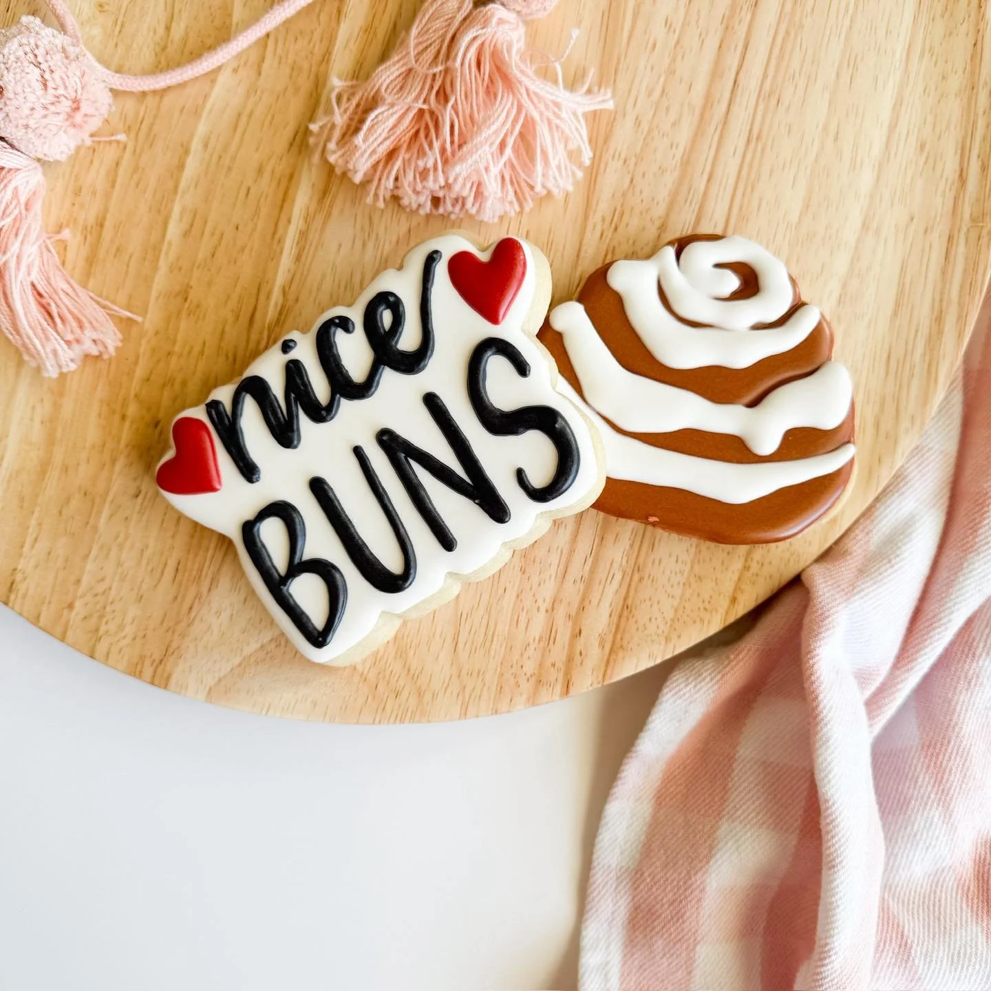 Phil saw his shadow.
So it&rsquo;s officially cookies-as-a-coping-mechanism season ❄️🍪
Plan accordingly : www.sweetpinecookies.com

#philthegroundhog #puxatawneyphil #groundhogday #groundhog #valentinesday #valentines #valentinesdaygiftideas #valent