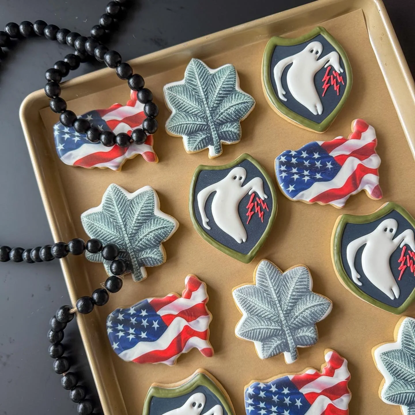 Cookies for the ones who serve and the families who stand behind them 🇺🇸🍪
Always an honor to be part of these moments.

#military #militarypromotion #militarypromotioncookies #militarycelebration #army #militaryfamily #militaryappreciation #americ