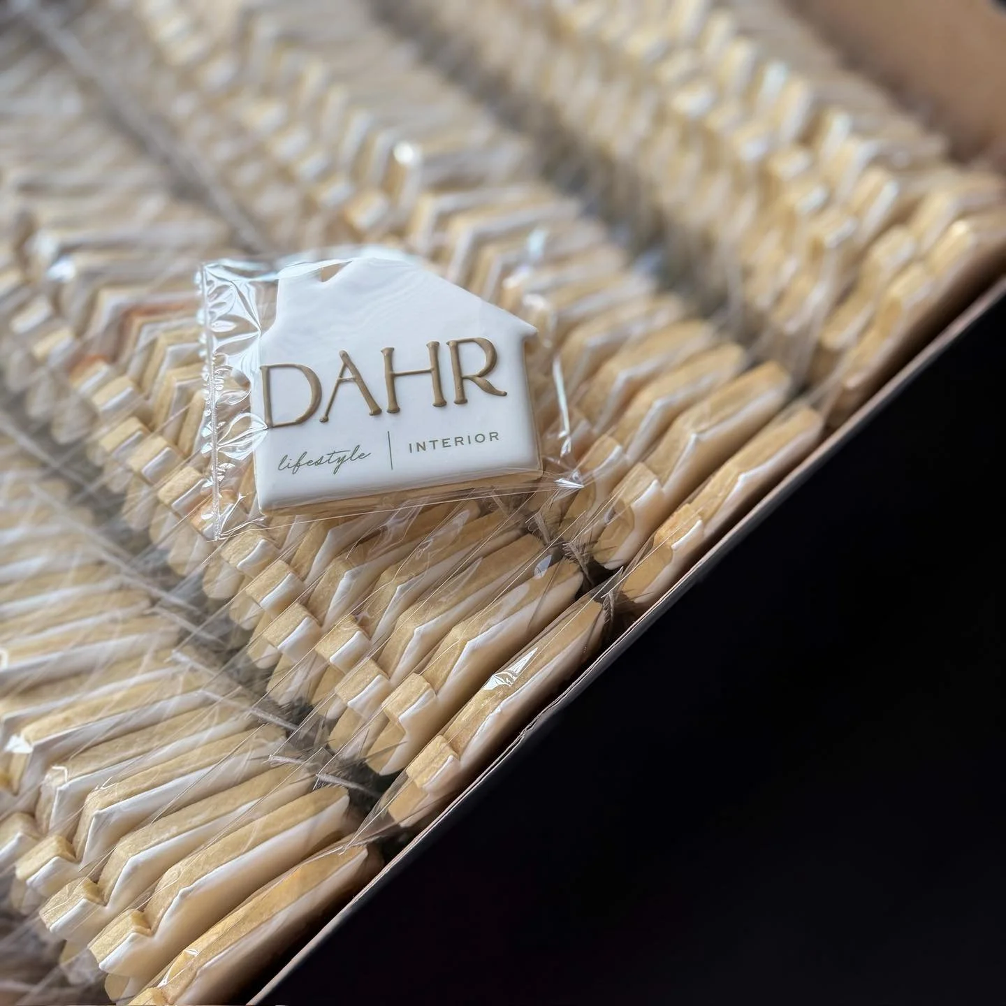 DAHR x Sweet Pine Cookies 🌲🍪🤍
We brought the sweet. They brought the style.

100 custom cookies, designed to fit the space.
Congrats to dahr_lifestyle on their grand reopening!

#corporateevents #corporate #corporatecookies #eventcookies #grandope