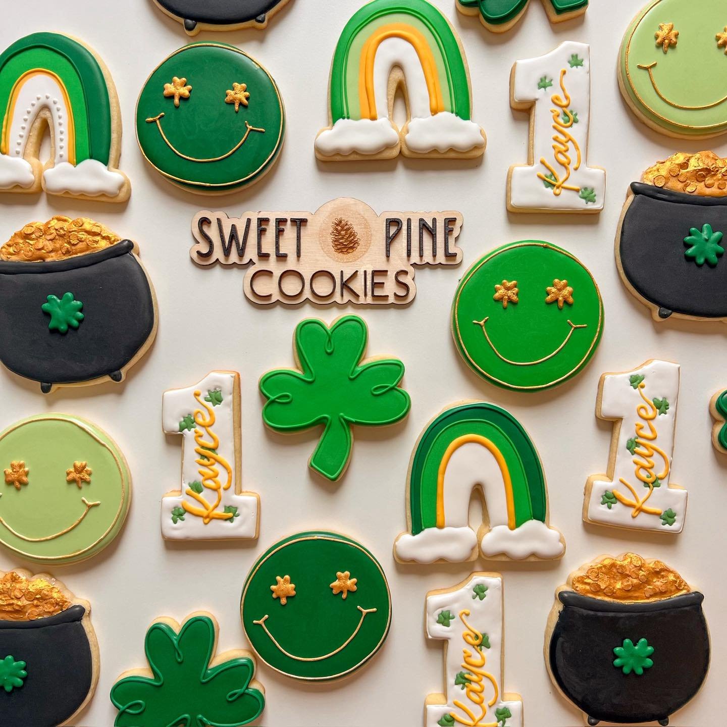 Happy St. Patrick&rsquo;s Day ☘️🍪
Proof that luck comes in cookie form ✨

#stpatricksday☘️ #stpatricksday #stpaddysday #StPatrick #Day #StPatricksDay2026 #luckyonecookies #luckyonetheme #luckyonebirthday #firstbirthdayparty #sugarcookiesdecorated #r