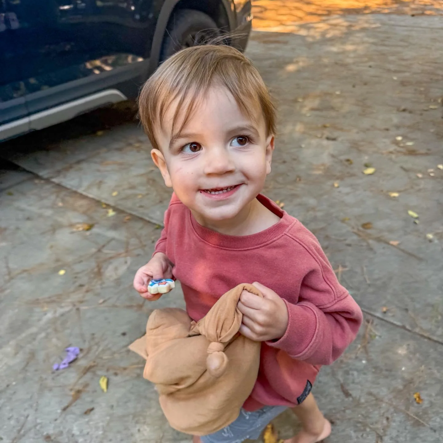 Happy National Employee Benefits Day 🤍
Our benefits package is exactly what you&rsquo;d expect 🍪 
Shoutout to the whole team &mdash; all two of us 🫶 
(kids are just here for the perks)

#nationalemployeebenefitsday #smallbusinessperks #cookiesareb