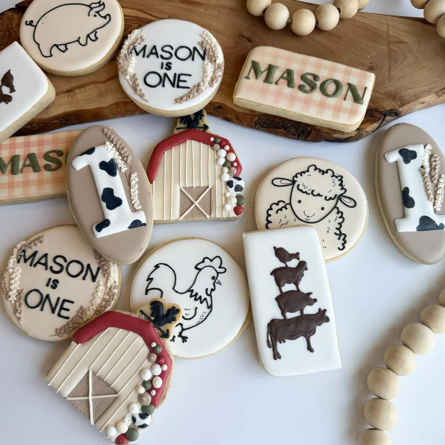 Happy National Farm Animal Day. And on that farm they had cookies. E-I-E-I-ONE. 🐄

#farmanimalday #farmcookies #farmbirthdaycookies #firstbirthdaycookies #farmbirthday #customcookies #barnyardcookies #firstbirthday #cowprintcookies #babybirthday
#su