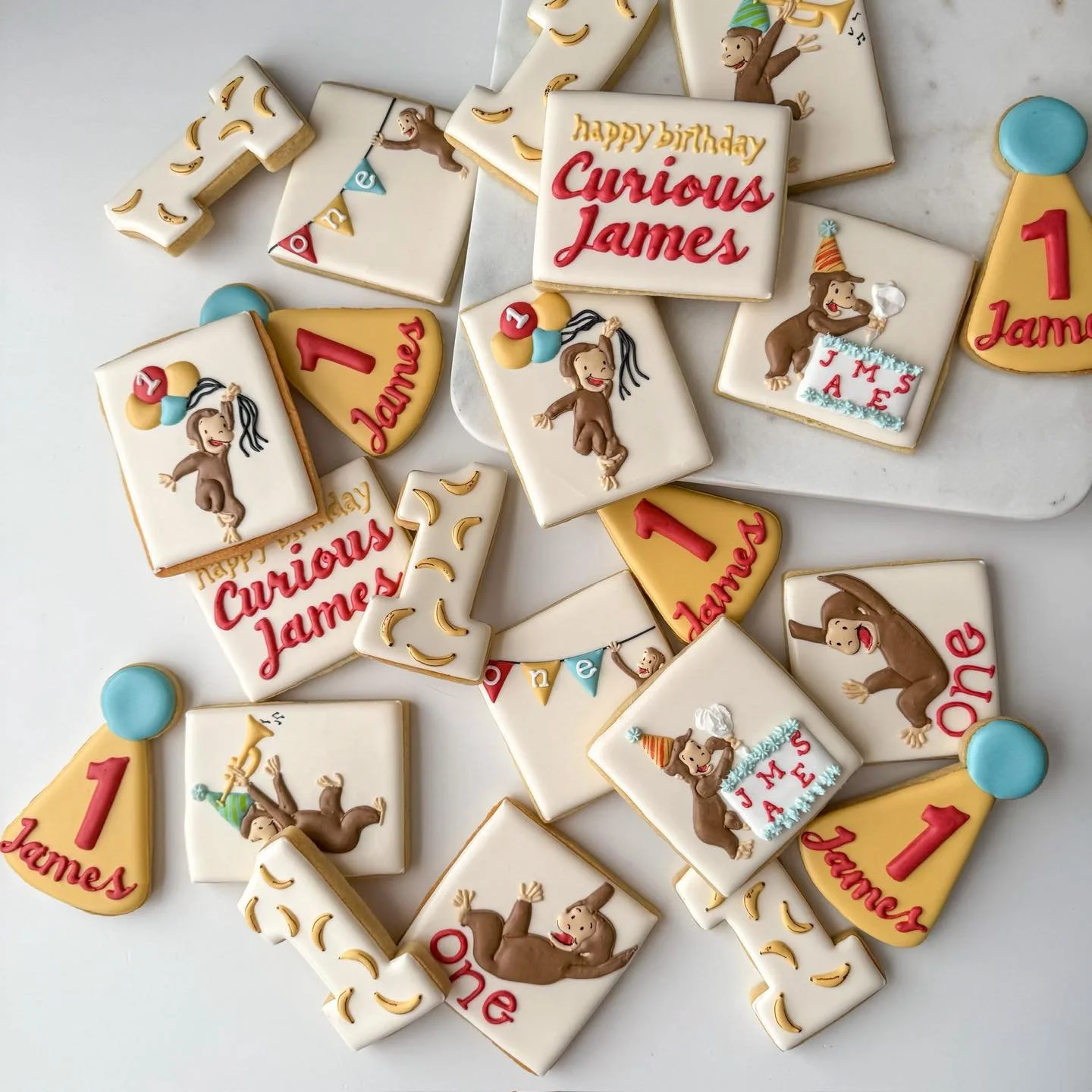 A little monkey business for National Banana Day 🍌🍪

#NationalBananaDay #curiousgeorge #curiousgeorgebirthday #curiousgeorgebirthdayparty #curiousgeorgebirthdaytheme #kids #birthday #kidsbirthday #kidsbirthdayparty #kidsbirthdaypartyideas #sugarcoo