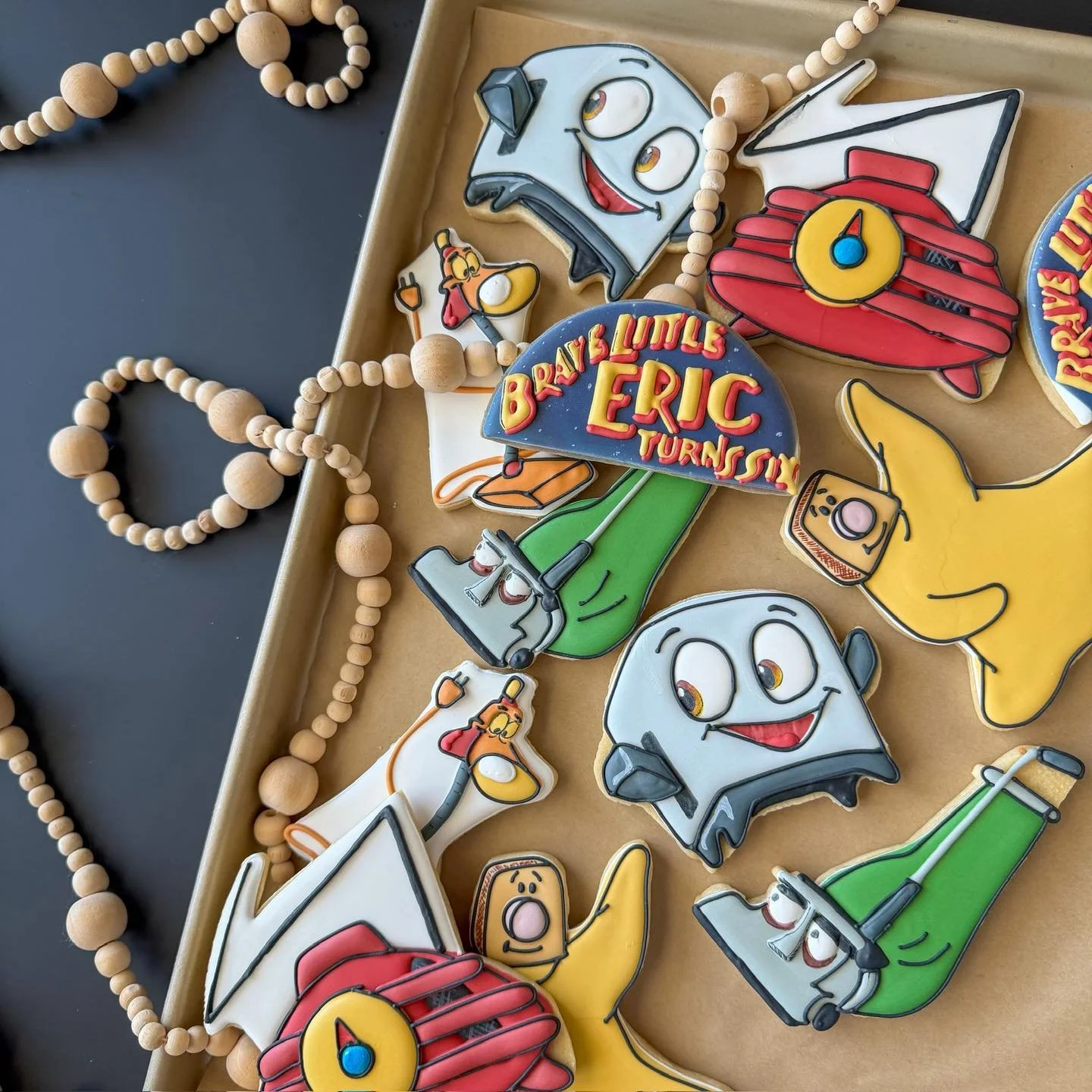 Brave little toaster&hellip; but make it birthday cookies 🍞🍪

#bravelittletoaster #lampy #radio #kirby #toaster #custombirthdaycookies #nostalgia #thebravelittletoaster #moviethemebirthdaycookies #charactercookies #sugarcookiesdecorated #royalicing