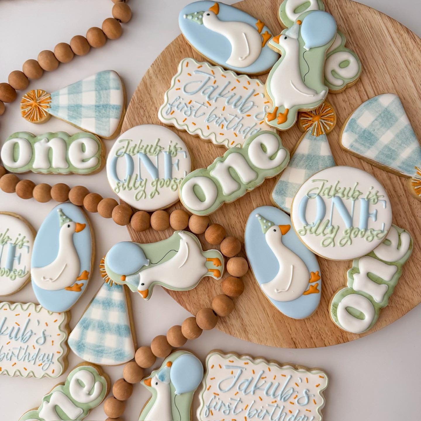 We&rsquo;ll never get tired of a silly goose first birthday 🪿🍪

#onesillygoose #onesillygoosecookies #onesillygoosebirthday #sillygoose #firstbirthday #firstbirthdayparty #firstbirthdaycookies #firstbirthdaytheme #birthdaycookies #birthdaytreat #su