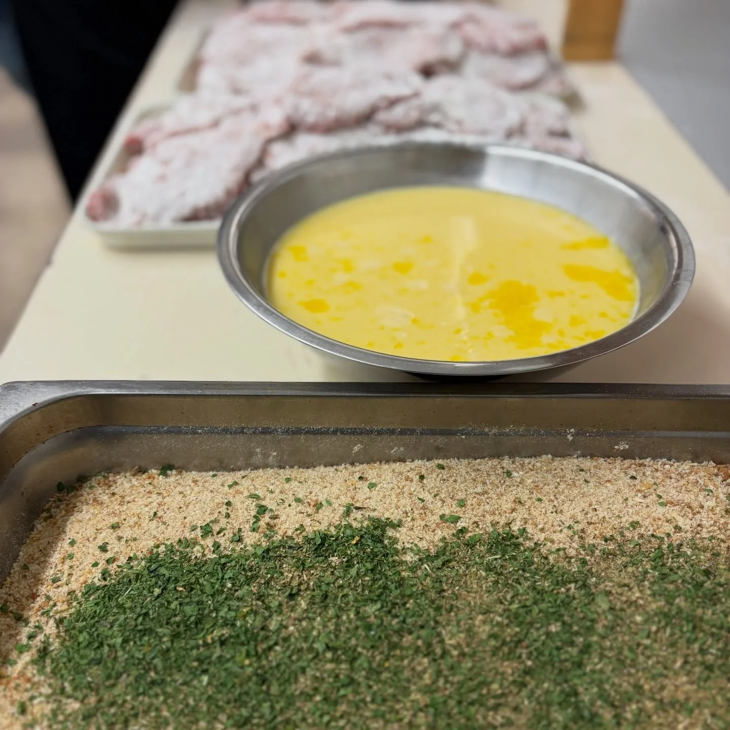 TGIF ❄️🥶 it&rsquo;s a freezing Friday, so we&rsquo;re bringing the comfort food hard.

🍽 Friday Lunch Special
Crispy pork schnitzel with Schwartz potatoes &amp; rich gravy 🤌

🍲 Soups today
&bull; Wicked Thai chicken
&bull; Classic hamburger macar