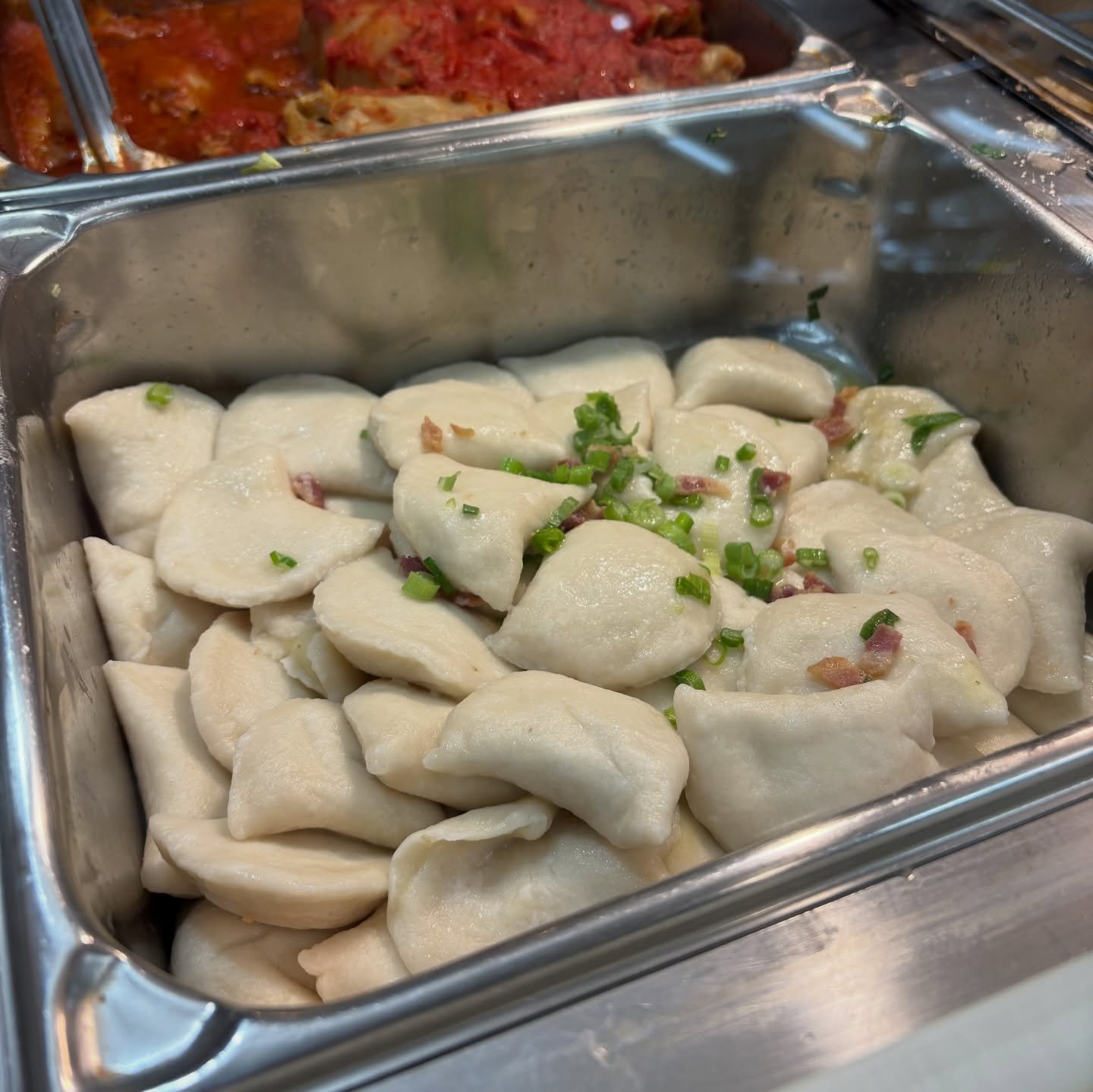 YEEOOO!! ITS THURSDAY! ITS PEROGI AN CABBAGE ROLL DAY! 👊🏻

We have a huge catering order to knock out this morning! The ladies are killing it! ❤️

Today&rsquo;s Soups: 
Tomato Basil
Hamburger Macaroni 

#PerogiDay #CabbageRollCravings #AdriaDeli #P