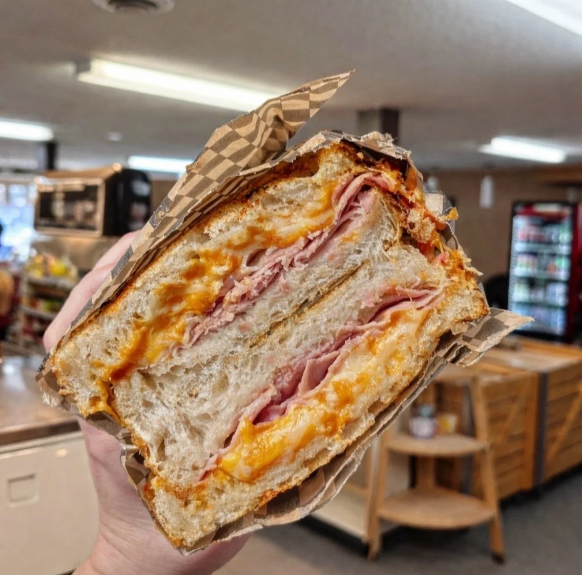 🚨MONDAY MADNESS LUNCH SPECIAL🚨 $14.95

THE ULTIMATE GRILLED CHEESE! 
We&rsquo;re back on a glorious sunny Monday with a banger! Old fashioned ham packed in between to think slicked of bread smothered in ages cheddar! YES PLEASE!!

TODAYS SOUPS:
Chi
