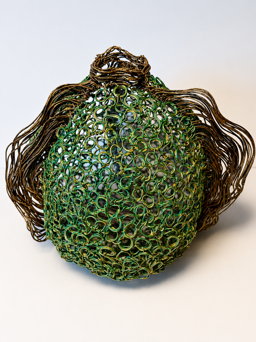 AbyssalNest_Wire&Acrylic_7”x7”x7”_$300.png