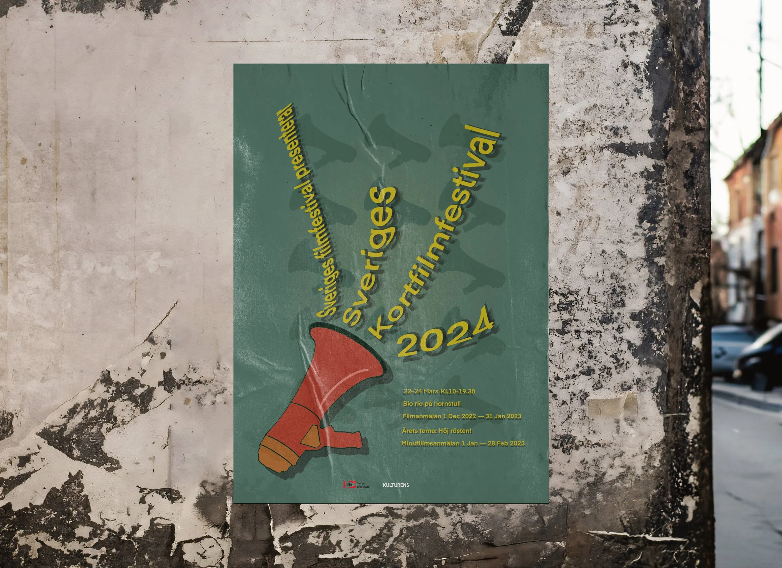 wall-glued-poster-creatlon.jpg