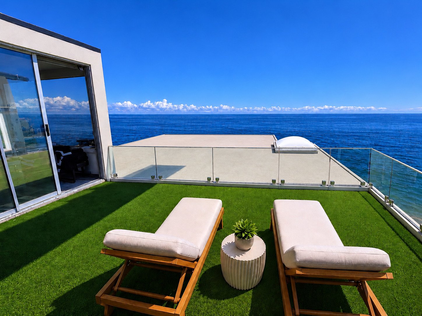 Oceanfront_Terrace_CRMLS.jpg