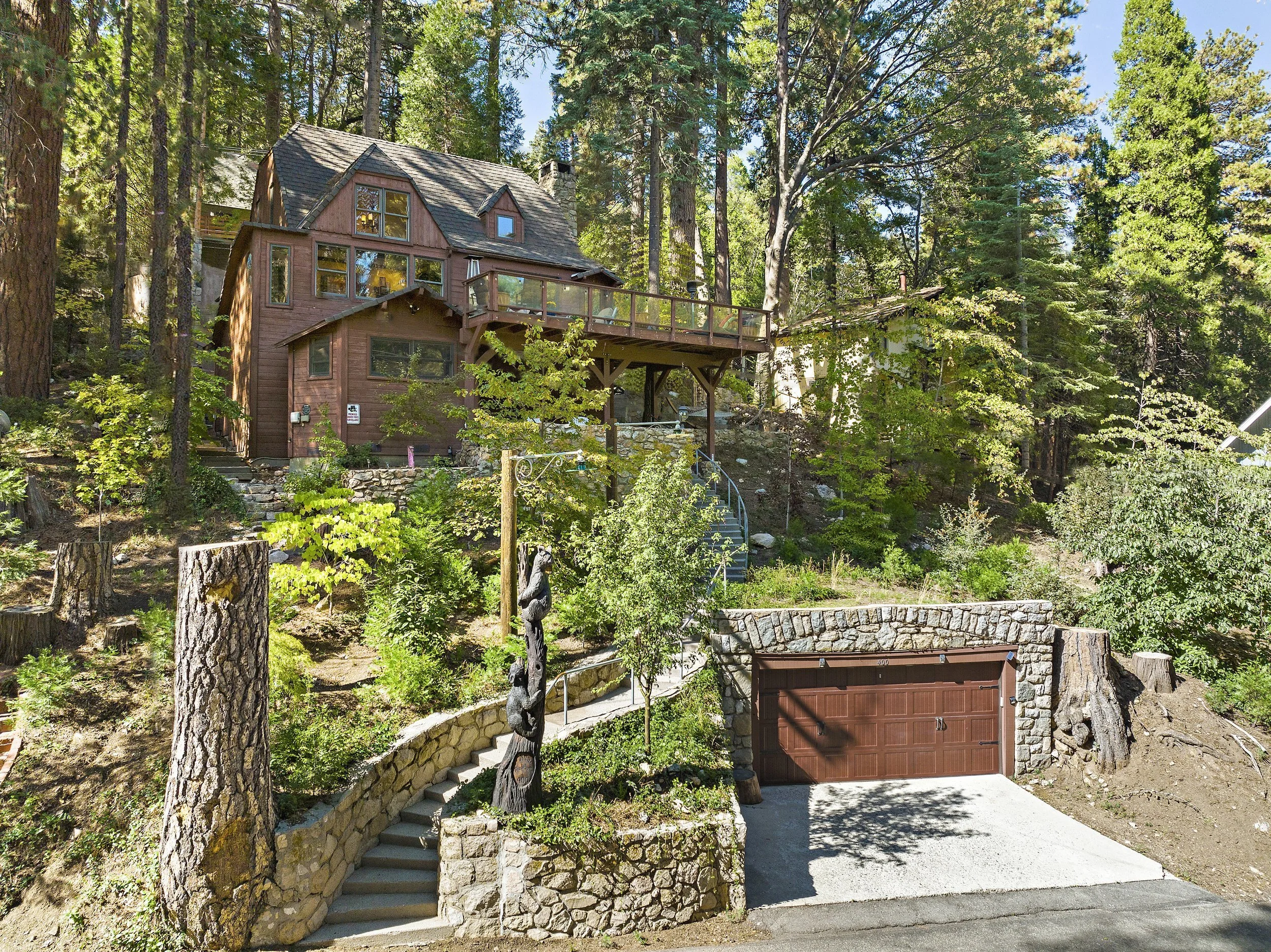 Villa Lake Arrowhead No Telephone Wires.jpg