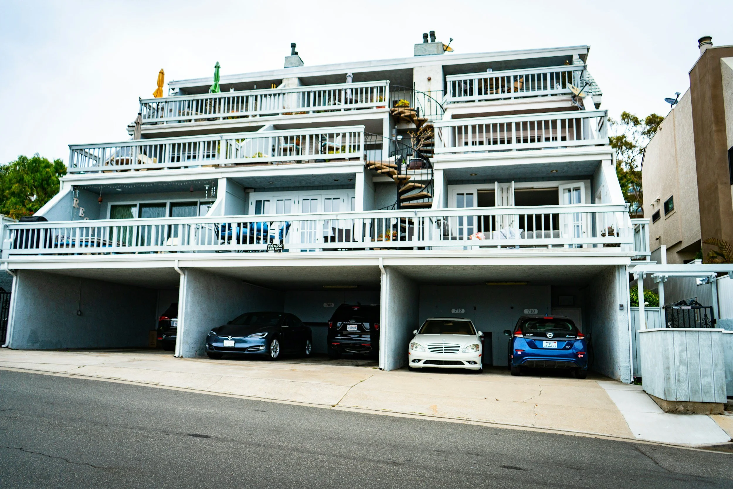 Laguna Beach Oceanfront Townhomes vs. Condos: 2026 ROI Comparison and Buying Guide