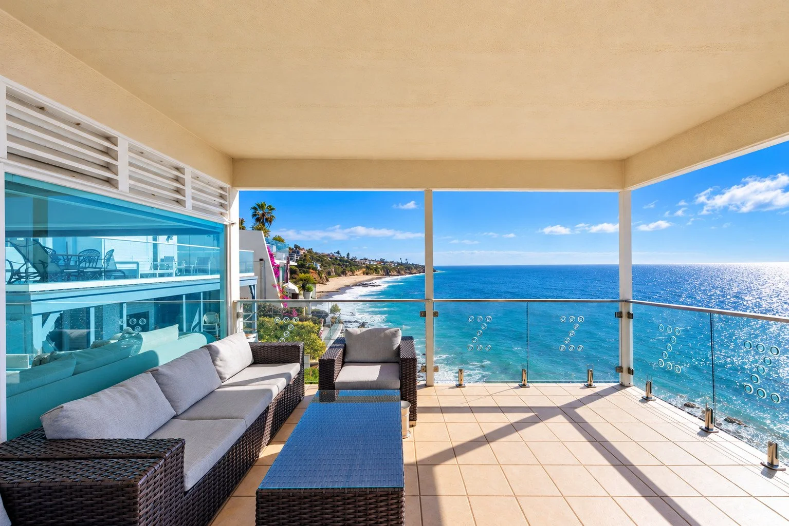 31877_Circle_Drive_Glass_Railing_CRMLS.jpg