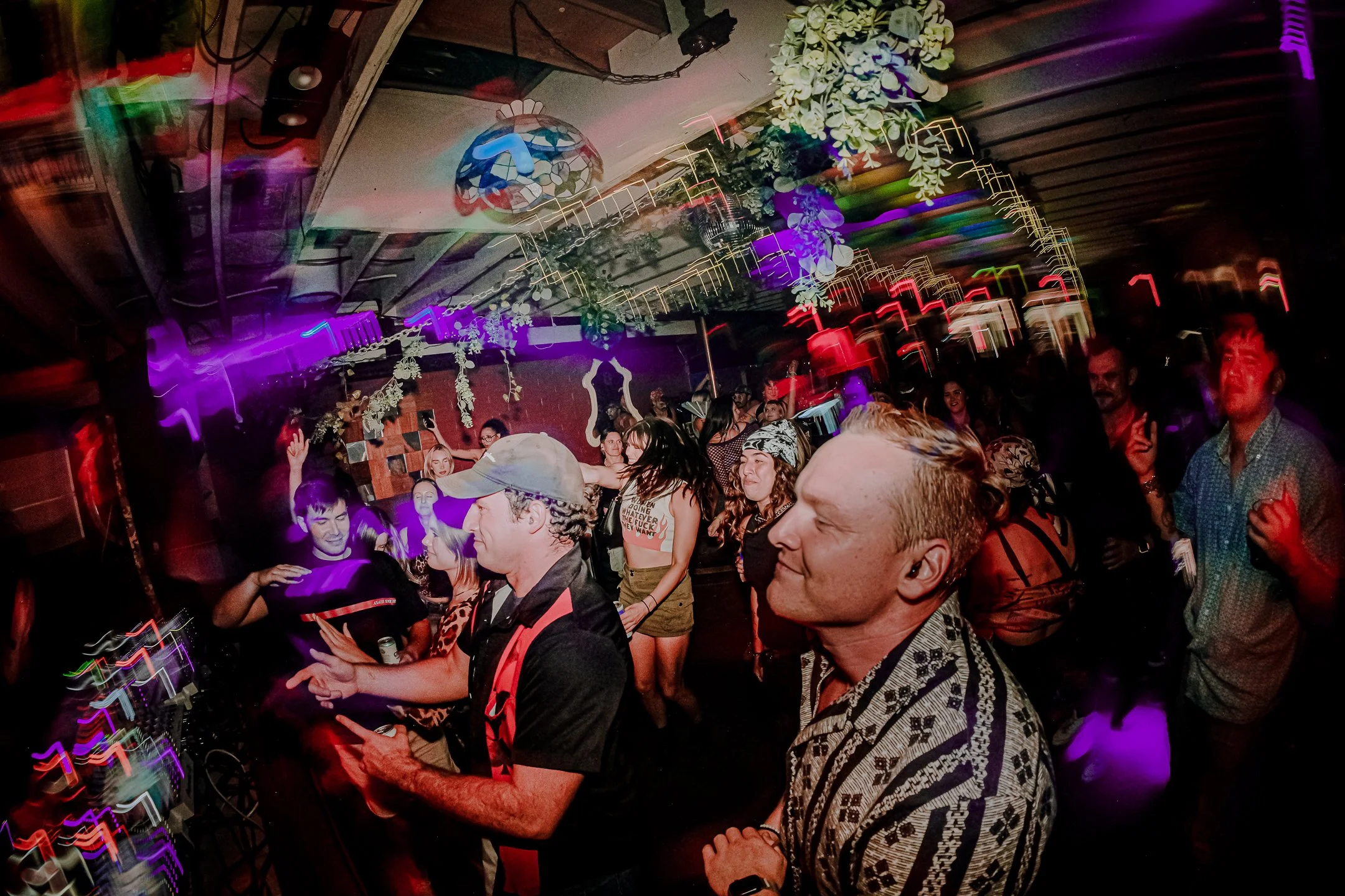 crowd61.jpg