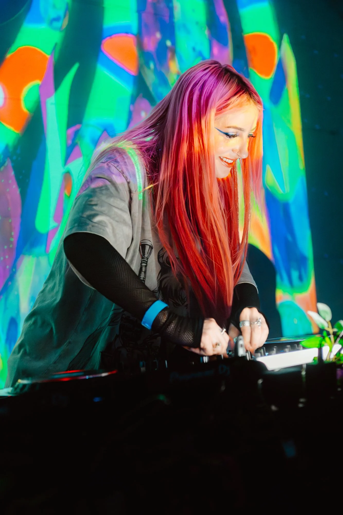20260425_BassNBabesNBlaze_LosAngeles_CruxMyHeart_KSeibert-3.jpg