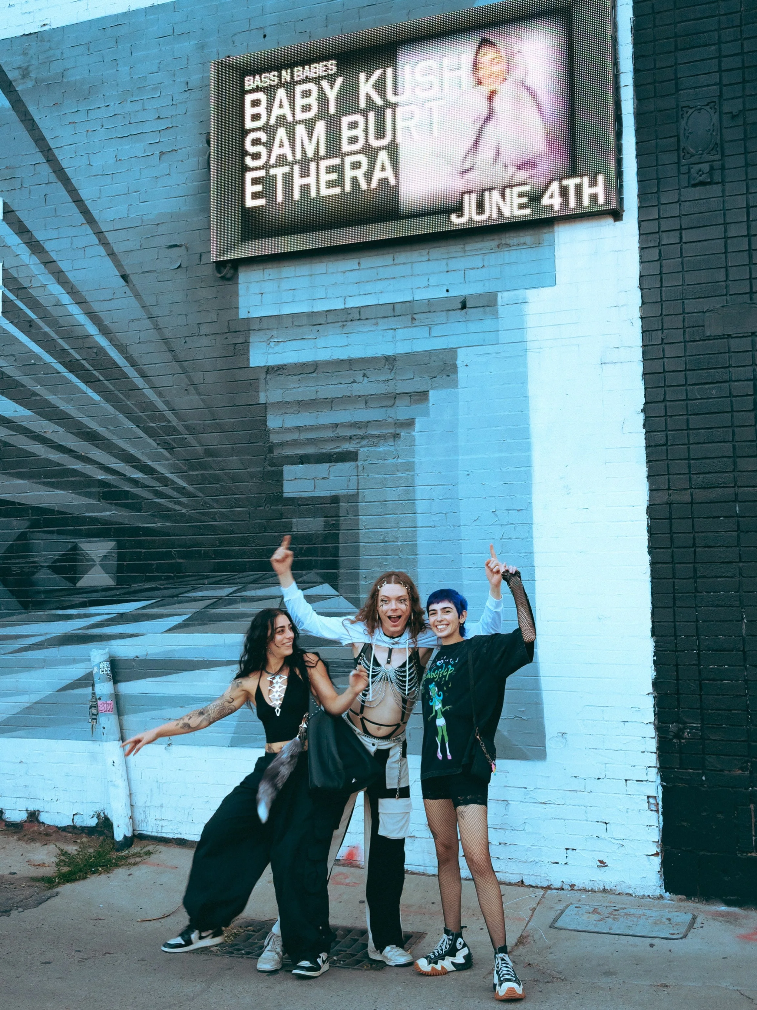 DENVER!!! Babe Box was the best time everrr thank you  @theblackbox5280 for hosting us and thank you to everyone for showing up for us! 

The babes threw down @etherabeats @samwburt @itsbabykush &amp; secret special guest @planet.soosi 😈🔊

Love bab